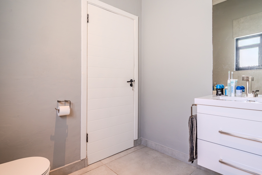 4 Bedroom Property for Sale in Fresnaye Western Cape